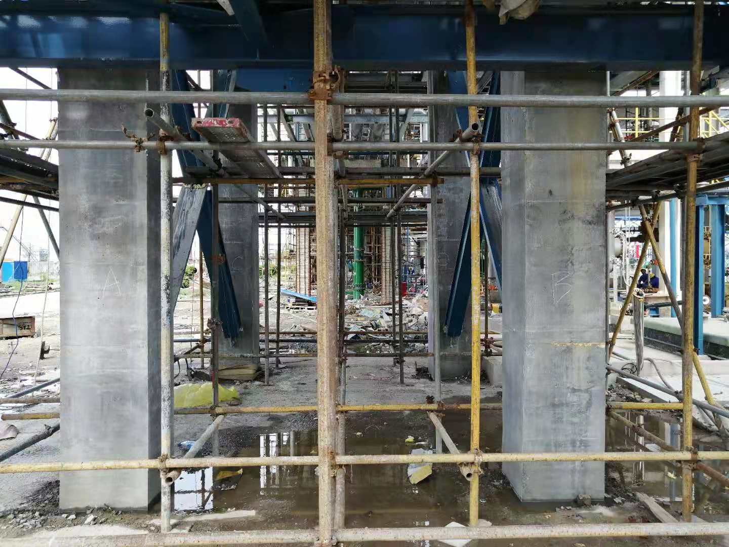 J9集团聚合物建补砂浆共同比是否按工程现实情况来定？